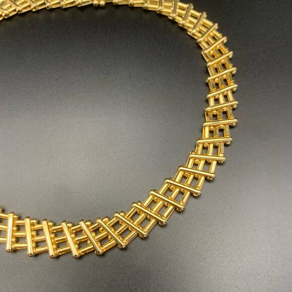 Vintage Gold Tone Gate Link Necklace - Picture 10 of 13